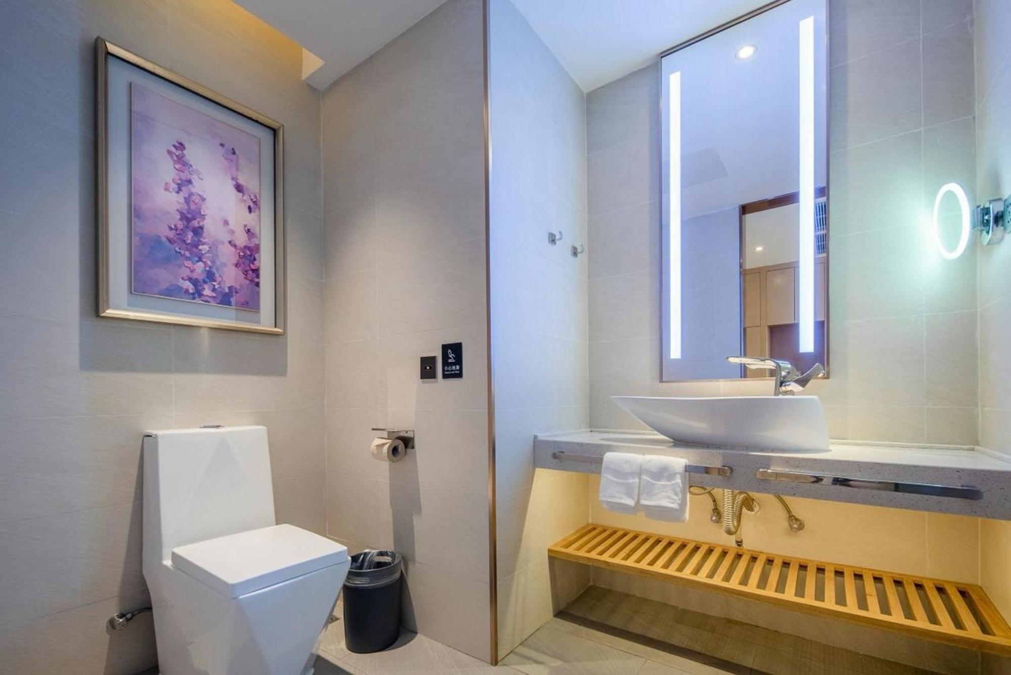 Echarm International Hotel Guangzhou Baiyun International Airport Huadu Plaza Branch - Free Deliver Service To Guangzhou Baiyun International Airport & Free Deliver Service To Canton Fair Complex During Canton Fair Period Exterior photo