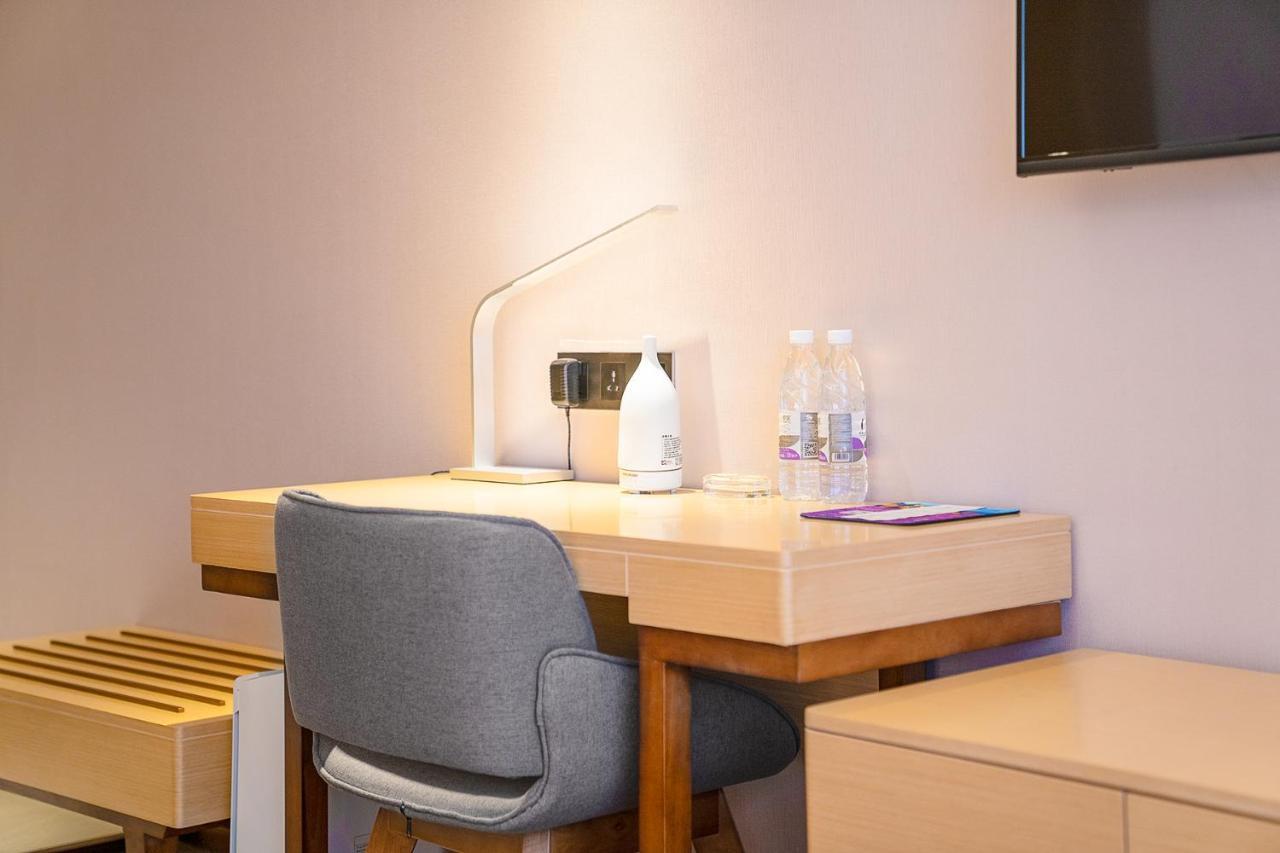 Echarm International Hotel Guangzhou Baiyun International Airport Huadu Plaza Branch - Free Deliver Service To Guangzhou Baiyun International Airport & Free Deliver Service To Canton Fair Complex During Canton Fair Period Exterior photo